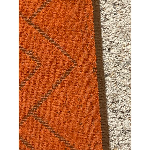 JCPenney Bath Towel Rust Tan Geometric Zig Zag Design Vintage Prop - Picture 3 of 7